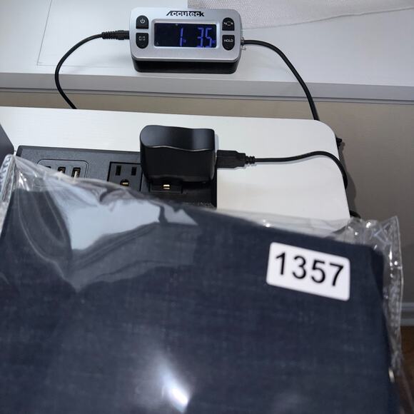 Levi's Jeans Women's 14 Blue Denim Stretch 5-Pocket Classic Straight Leg Zip Fly - Picture 13 of 13